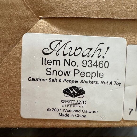 Ceramic Snowman Couple Salt & Pepper Shaker Set With Festive Details - Picture 16 of 16